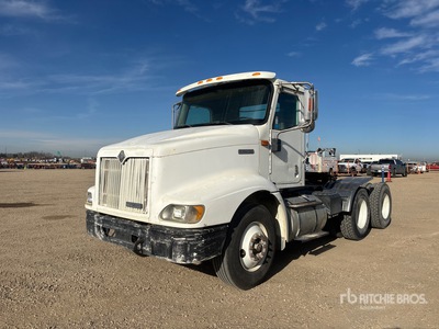 2001 International 9100i 6x4 Ciągnik siodłowy T/A z kabiną dzienną