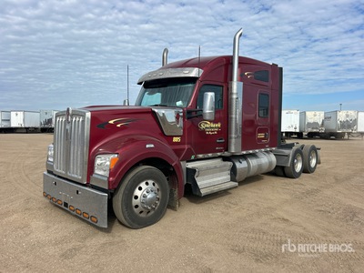 2023 Kenworth W990 6x4 Cabeza Tractora Cabina Dormitorio