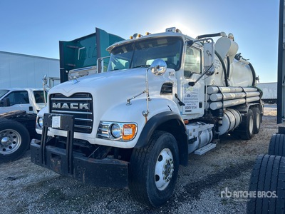 2005 Mack CV713 6x4 Camion-citerne à vide