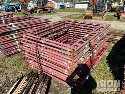 Quantity of (2) Pallets of (50) Braces and (25) Panels for Échafaudage