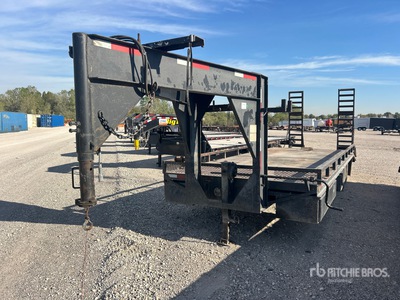 1999 MTBI 26 ft T/A Gooseneck Equipment Trailer