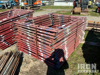 Quantity of (50) Braces and (25) Panels for Échafaudage