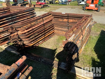 Quantity of (50) Braces and (25) Panels for Échafaudage