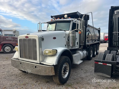 2015 Peterbilt 367 8x4 Camion à benne basculante Tridem