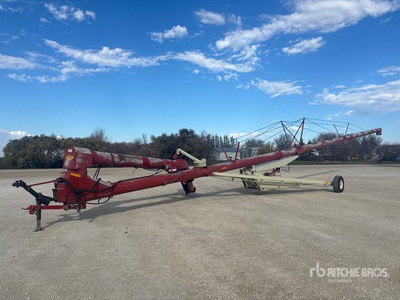 Buhler Farm King 1385 13 in x 85 ft Swing Barrena de grano