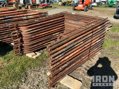 Quantity of (50) Braces and (25) Panels for Échafaudage