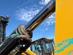 Hydraulics with Bucket Tilt Cylinders