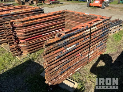 Quantity of (50) Braces and (25) Panels for Échafaudage