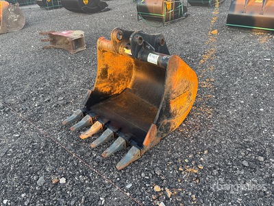 36 in Digging Excavator Bucket - Fits Takeuchi TB290