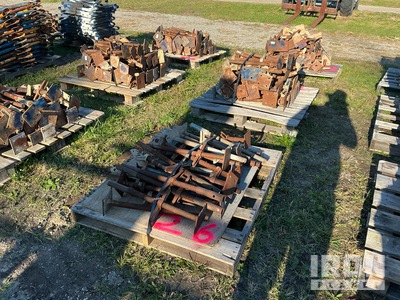 Quantity of (4) Pallets of Screw Jacks for Échafaudage