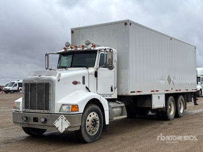 2005 Peterbilt 385 6x4 Camion fourgon