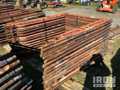 Quantity of (50) Braces and (25) Panels for Échafaudage