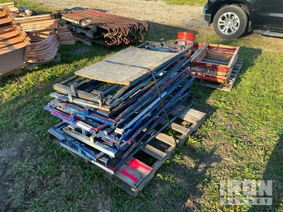 Quantity of (2) Pallets of End Gates for Échafaudage