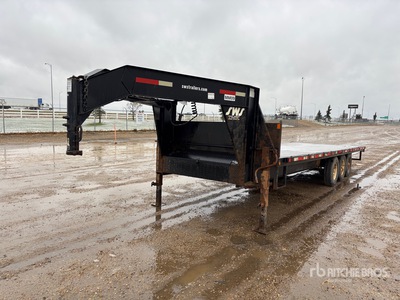 2011 ABU 25 ft Tri/A Gooseneck Flatbed Trailer