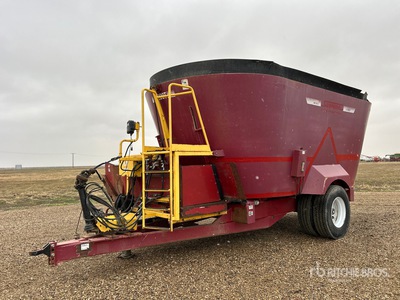 2012 Supreme 1200T S/A Feed Mixer