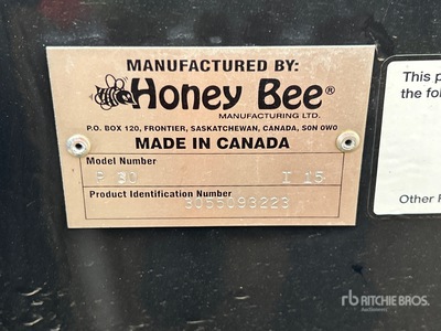 2009 Honey Bee 30 ft Combine Header
