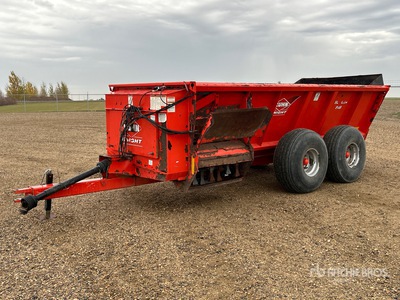 Kuhn 8118 3 ft T/A Side Slinger Manure Spreader
