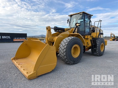 2022 Cat 966 Pala gommata