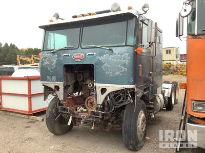 Peterbilt 6x4 トラックトラクター（T/A）