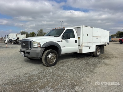 2005 Ford F-550 XL 4x2 Flatbed Truck