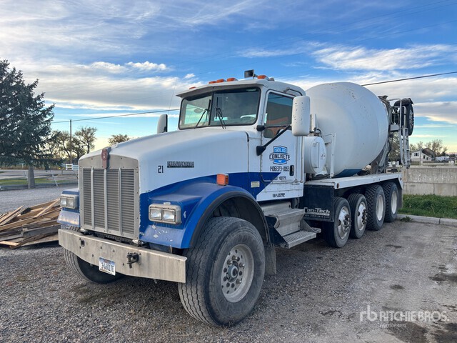 2004 Kenworth W900 6x4 Mixer Truck