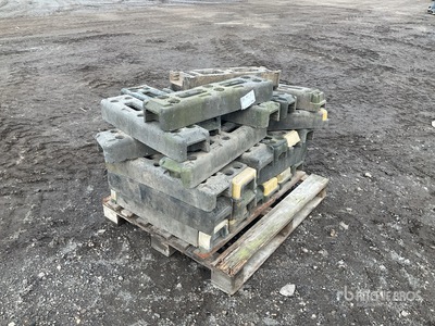 Quantity of (1) Pallets of Heras Fencing Feet Divers - Équipement d'aménagement paysagé