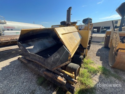 2010 Cat AP-1000D Wheel Asphalteuse