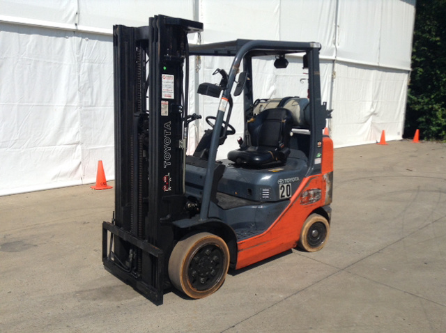 2015 Toyota 8FGCU25 Cushion Tire Forklift