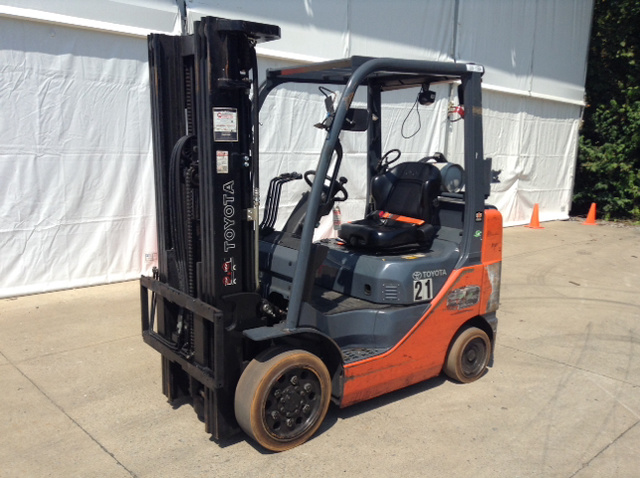 2015 Toyota 8FGCU25 Cushion Tire Forklift