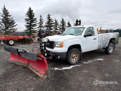 2013 GMC Sierra 2500HD 4x4 Snow Plow Truck