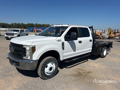 2019 Ford F-350 XL 4x4 Crew Cab Flatbed Truck