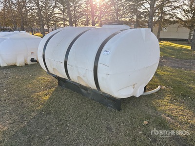 1000 gal Skid Mounted Poly Water Tank