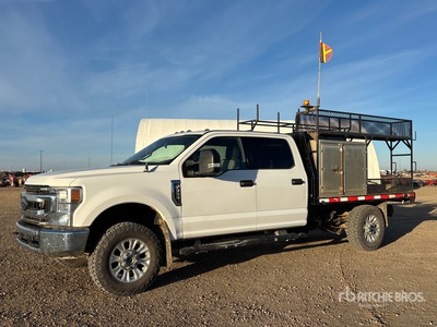 2021 Ford F-350 XLT 4x4 Crew Cab Flatbed Truck