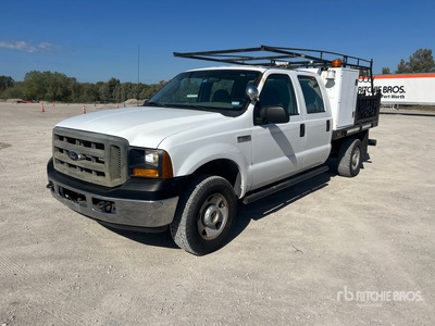 2006 Ford F-350 XL 4x4 Crew Cab Flatbed Truck
