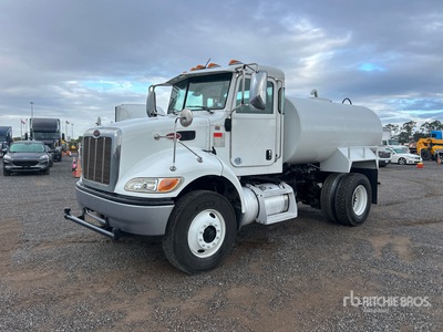 2017 Peterbilt 348 Ciężarówka na wodę