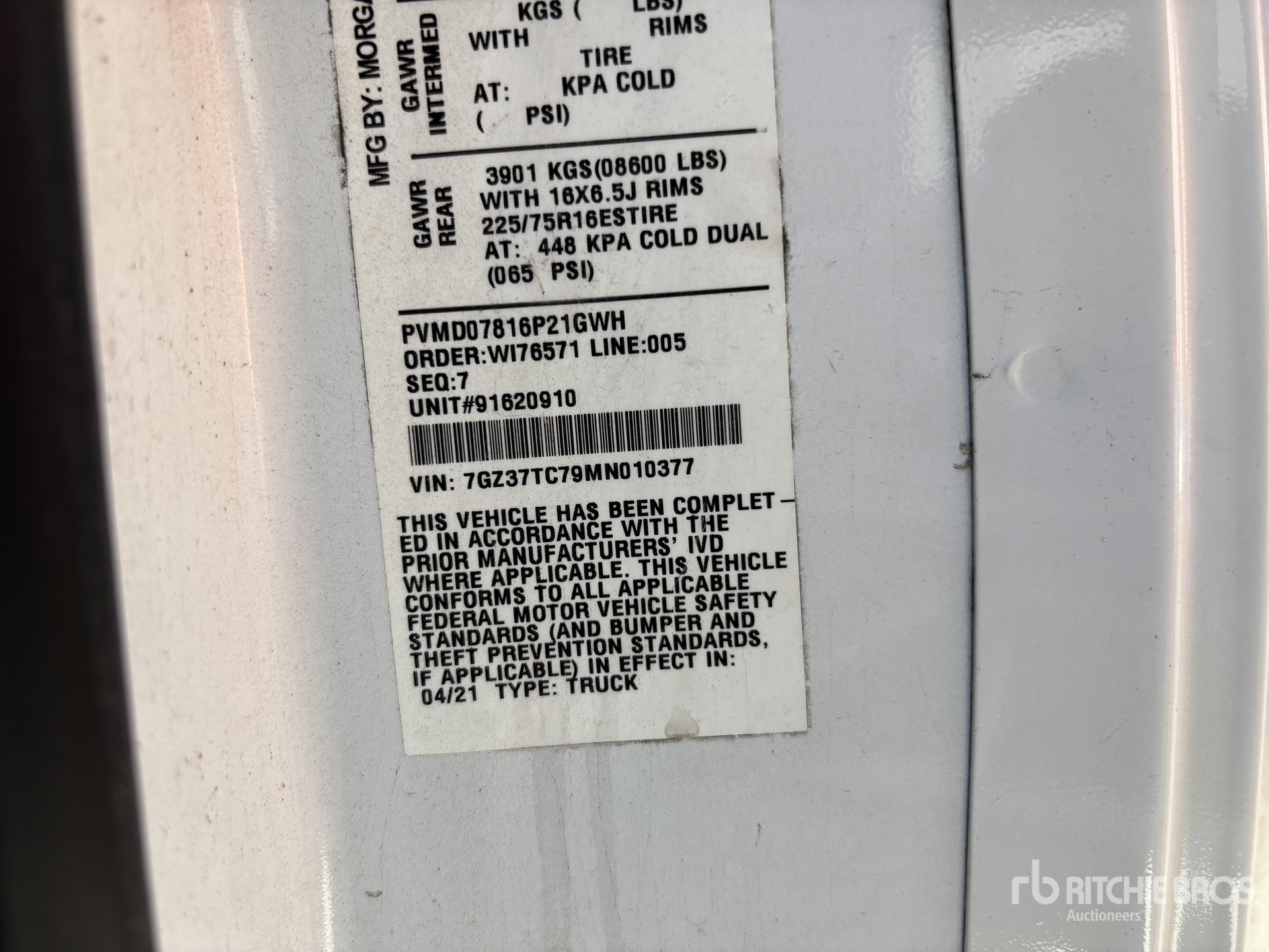 2021 GMC W4500 Savana Van Truck