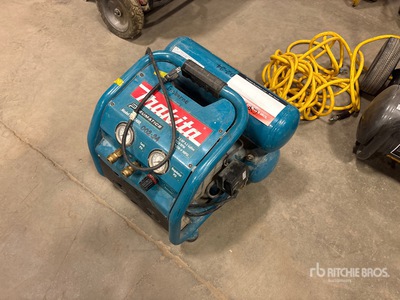 Makita MAC2400 4.2 cfm Electric 4.2 gal Air Compressor
