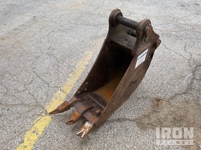 10 in Digging Excavator Bucket - Fits Yanmar