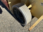 Podwozie with Right Front Tire