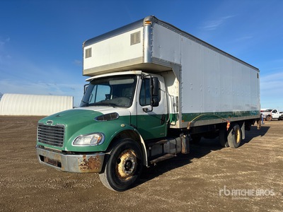 2012 Freightliner M2 106 4x2 Camion fourgon