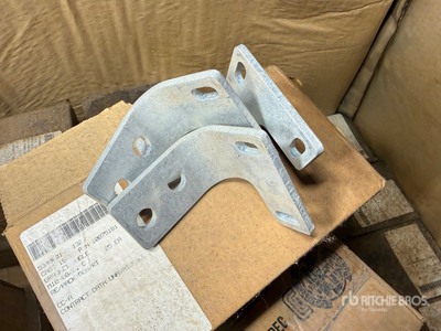 Lot of (750) Bracket, Angle