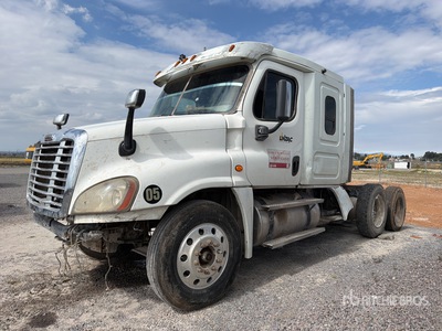 2017 Freightliner Cascadia 125 Tractocamion con Dormitorio (INOPERABLE) / T/A Sleeper Truck Tractor (Inoperable)