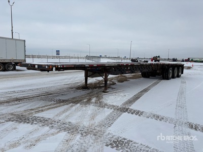 2005 Doepker 53 ft Tri/A Flatbed Trailer
