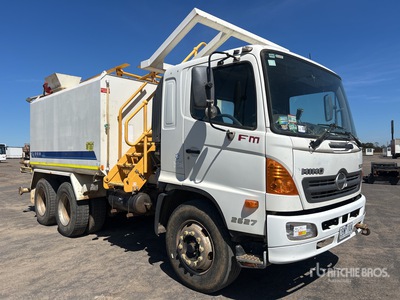 2009 Hino FM500 2627 13000 L 6x4 Water Truck
