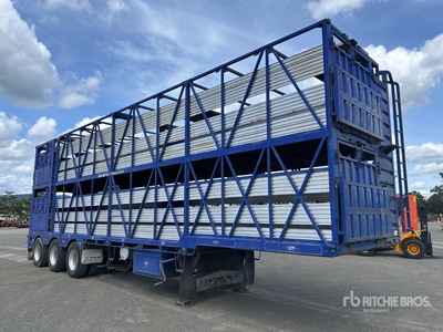 2015 Byrne Tri/A Livestock Trailer