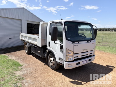 2015 Isuzu NPR300 4x2 S/A Dump Truck