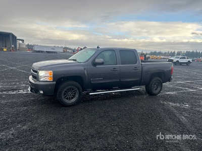 2010 Chevrolet Silverado 1500 LTZ 4x4 Crew Cab بيك اب