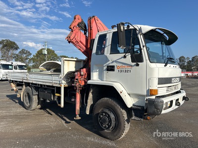 1995 Isuzu FTS Camion à plate-forme avec grue