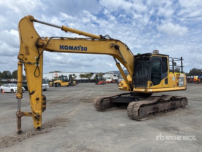 Komatsu PC220LC8 Tracked Excavator