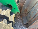 Chassis with Quick Coupler to Arms Pins